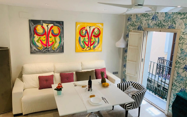 Cathedral Studio, Luxury studio in Cathedral area, Parking Optional