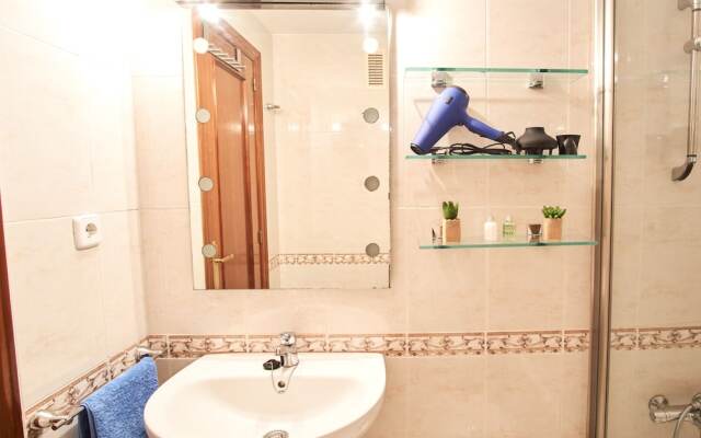 Charming Apt. with parking in Sevilla center