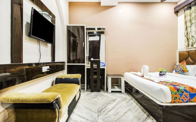 FabExpress Sant Golden Temple