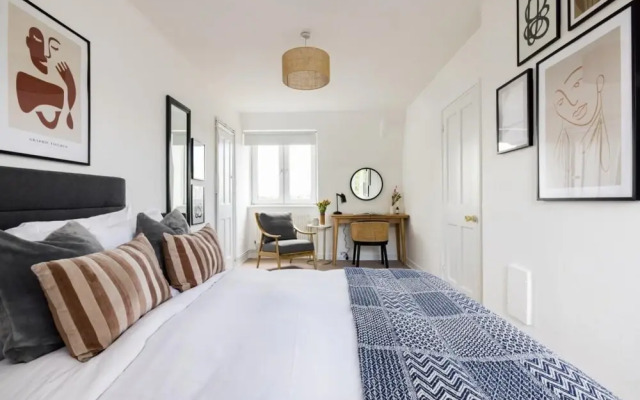The Vauxhall Bolthole - Elegant and Bright 2bdr Flat