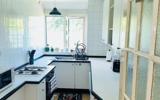 Bromley Bliss Apartment Getaway