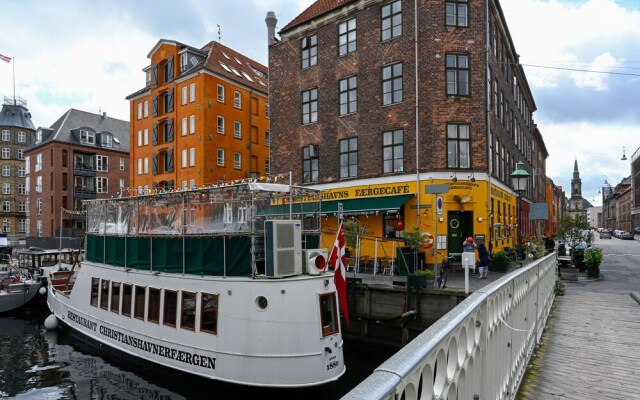 Beautiful 3 Bedroom Apartment In A Lovely Neighborhood Of Christianshavn