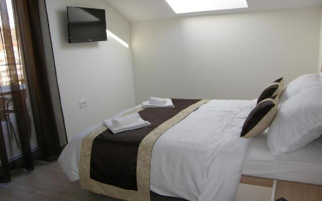 Smojver - Two Bedroom No.2