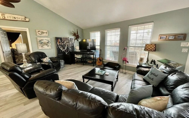 1931 Avenue F House by RedAwning