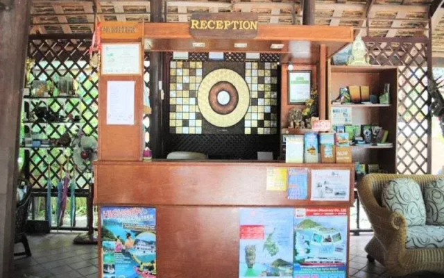 Harry's Bungalows & Restaurant