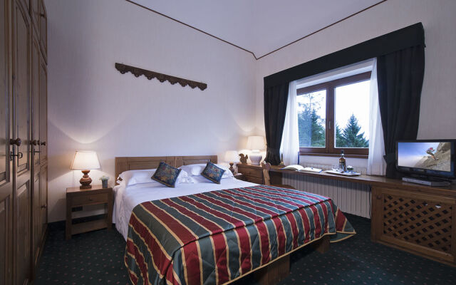 Boutique Hotel Villa Blu Cortina - Elegant 4 Stars Hotel Cortina d'Ampezzo