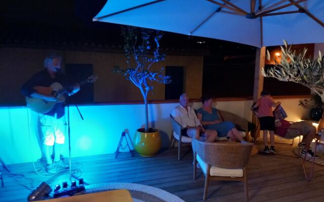 Intense Boutik Hôtel