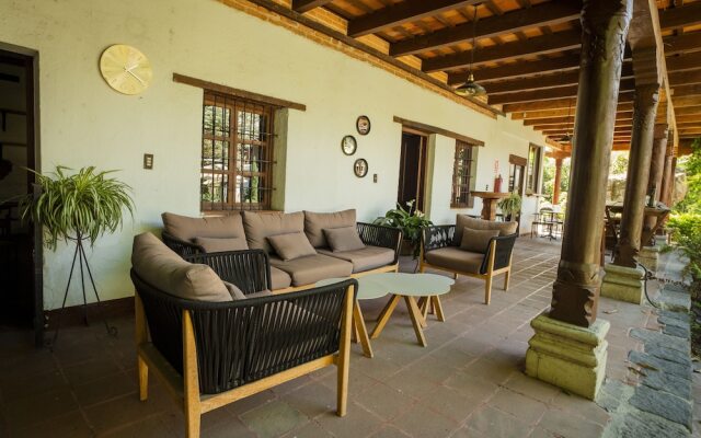 Hotel Cacique Real