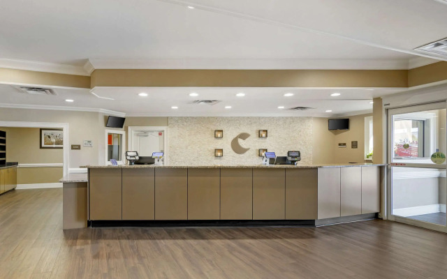 Comfort Inn & Suites