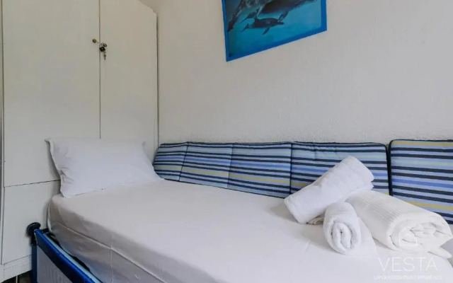 Pine Forest & Sea Retreat - 2 bedroom Apartment