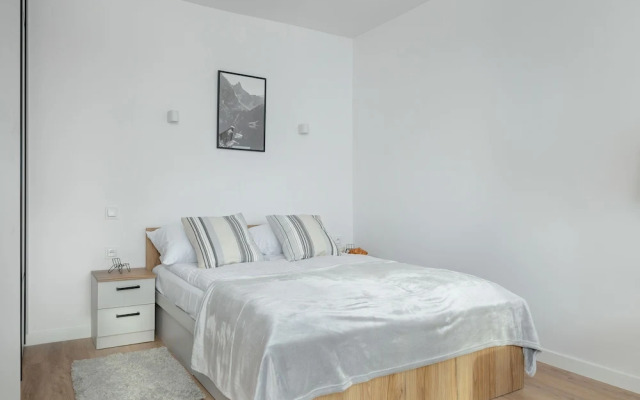 Mountain Corner Apartment by Renters
