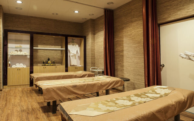 Chinggis Khaan Hotel