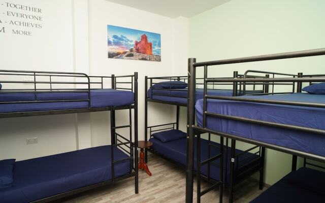 Bookarest Hostel Malta