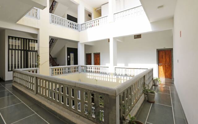 Chandra Prakash Hotel