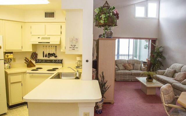 Country Club Minium 2 Bedroom Condo