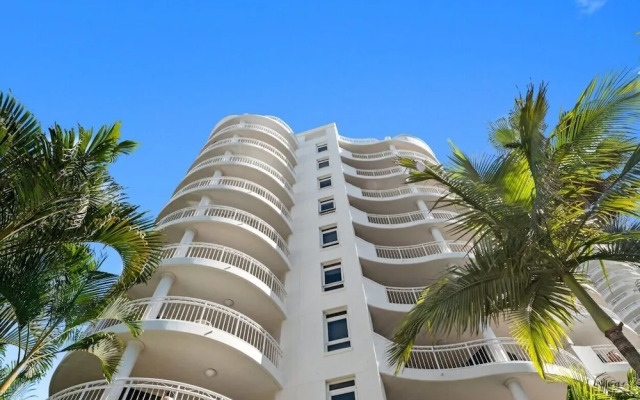 One BR Mediterranean Escape at Burleigh