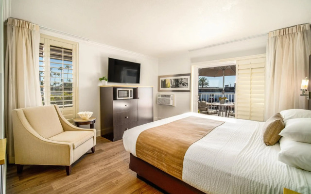 Little Inn By The Bay Newport Beach