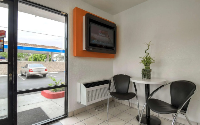 Motel 6 El Monte, CA - Los Angeles