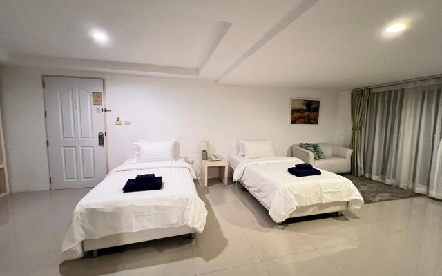 The Terrace Hotel – Guest Rooms – Nakhon Si Thammarat