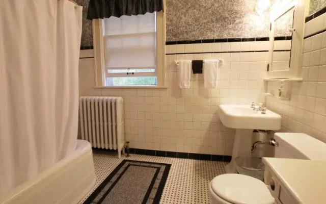 Robins Nest Bed & Breakfast