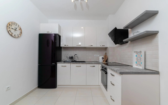 Spacious Modern New 48 m2 flat + free parking