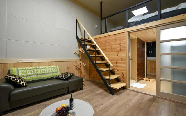 Yeosu Chunghong Pension