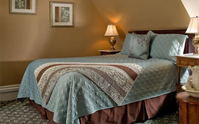 The Kalamazoo House Bed & Breakfast