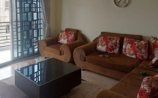 Cozy 2-bed Apartment in Akright City, Bwebajja