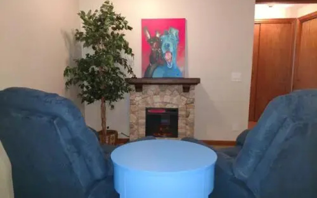 Ponderosa Ridge A B & B