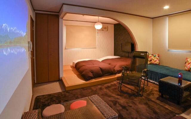 Lake Side Inn Beehive