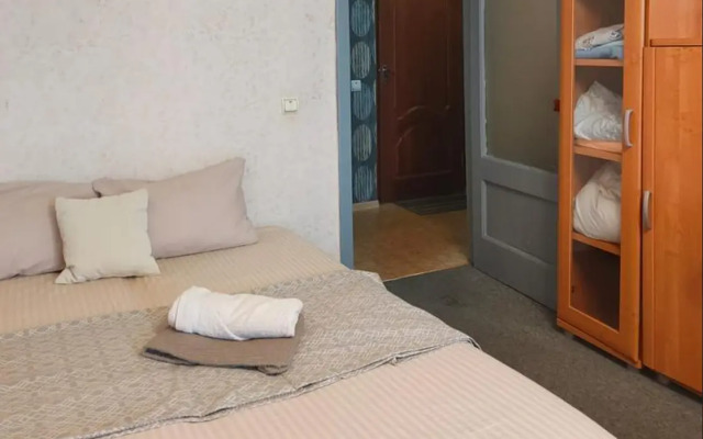 Апартаменты на Индустрии, 121