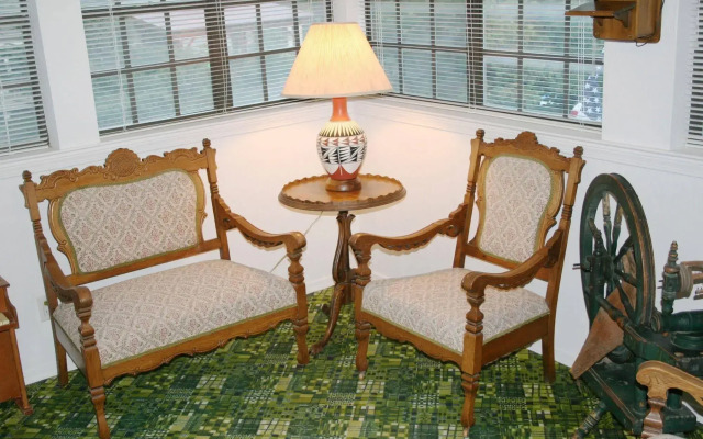 Red Horse Bed and Breakfast