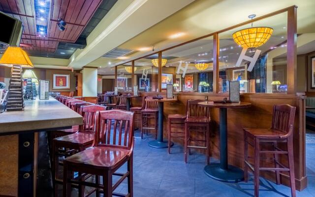Crowne Plaza Dulles Airport by IHG