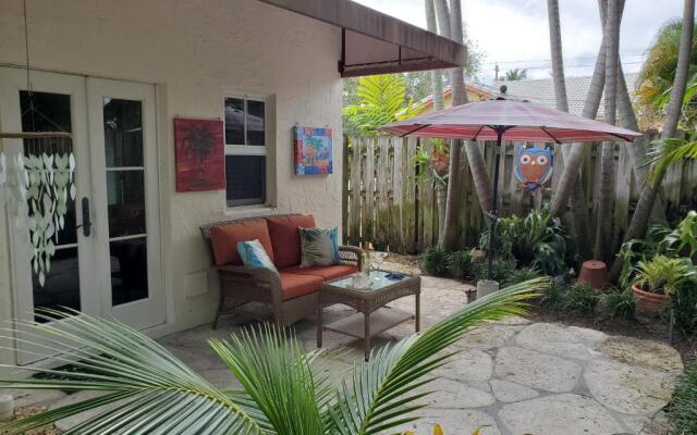 Downtown Whimsical Zen Paradise Pool, Tiki Bar, 2 blks from Atlantic Ave Delray