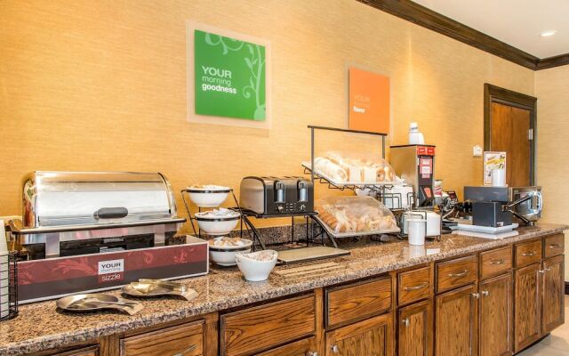 Comfort Inn & Suites