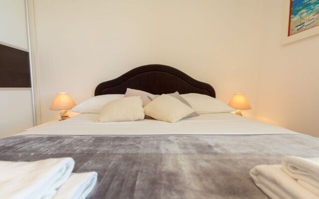 Hedera Estate Hedera A16