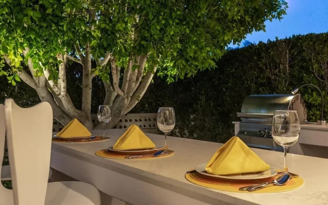 Four Palms in Deepwell Estates