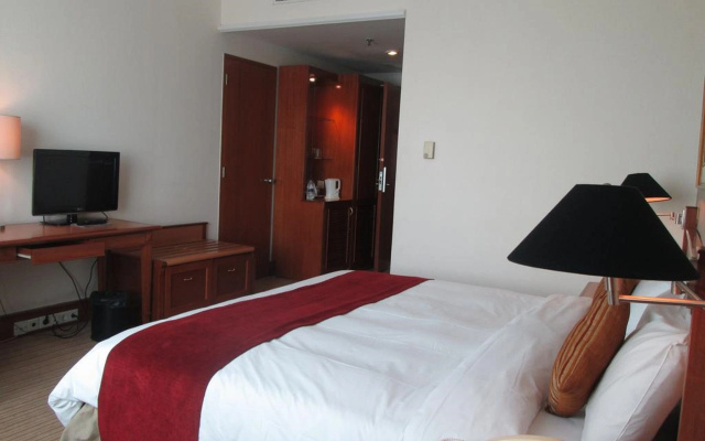 Menara Peninsula Hotel Jakarta