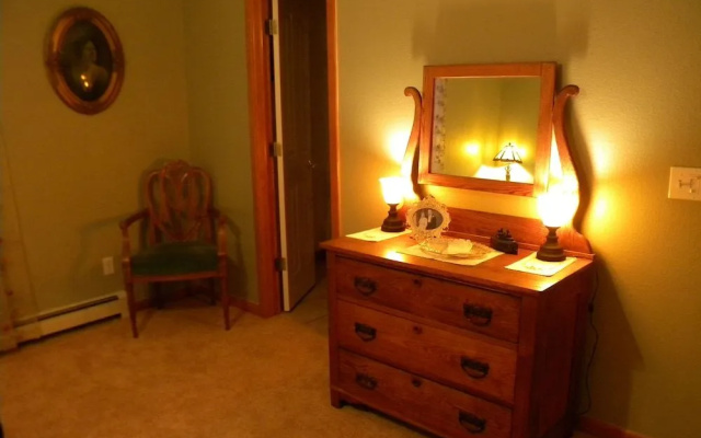 Dancing Moon Bed & Breakfast