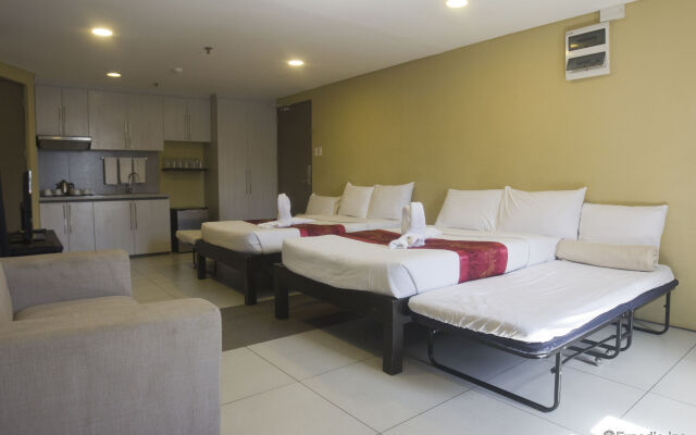 Jade Hotel & Suites