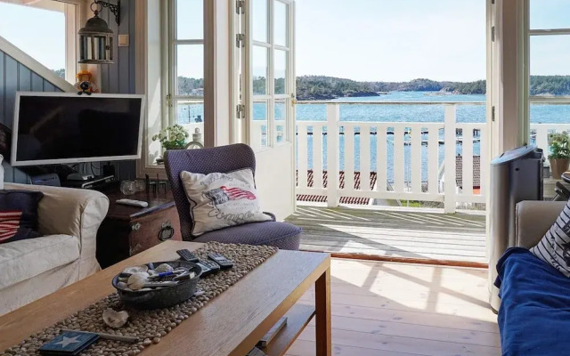9 Person Holiday Home in Tanumshede-by Traum