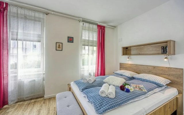 Jantar Apartments