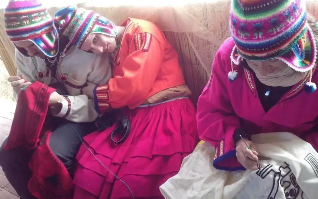 Uros Qhota Uta Lodge