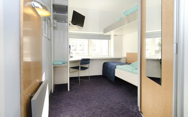 CABINN Metro Hotel
