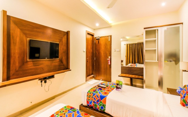 FabHotel Empire Suites