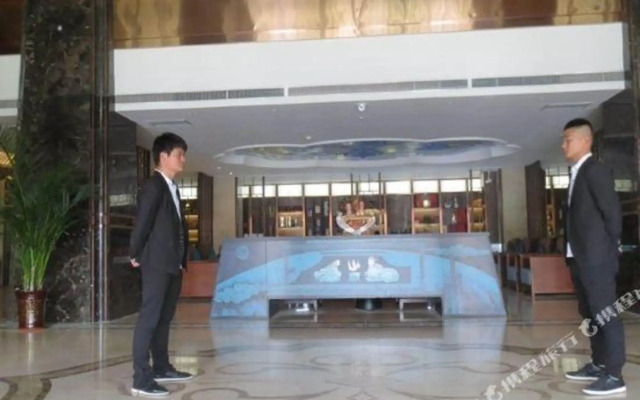 Tian Yi Zang Run Hotel