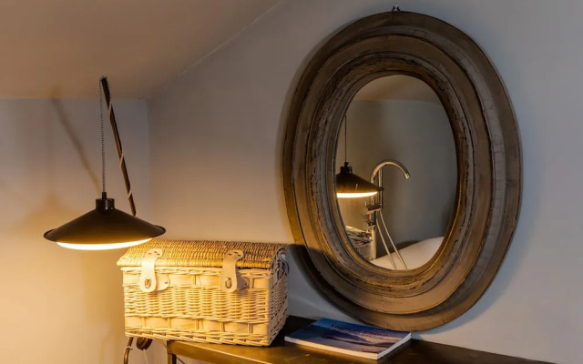 Bello Lake Como Suites