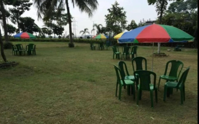 Sonar Bangla's Motel Midway