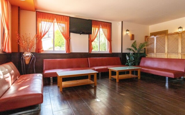 Elegant Apartment in Totalán with Hot Tub