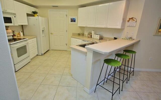 Oceanwalk 7-302 Apartment 2